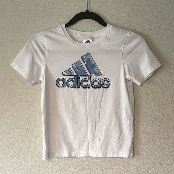 Adidas White with Blue Logo Detail Boys Short Sleeve T-Shirt. Size Small. - Picture 1 of 3